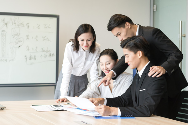 引領(lǐng)市場變革，專業(yè)營銷咨詢助力企業(yè)持續(xù)增長