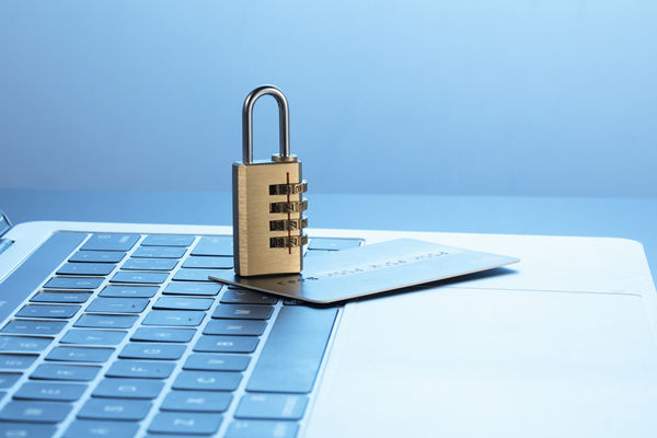 識(shí)別和降低組織風(fēng)險(xiǎn)，保障企業(yè)穩(wěn)健發(fā)展