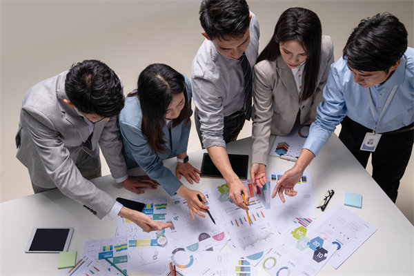 制定精準經營計劃，引領企業(yè)穩(wěn)健發(fā)展，實現長遠目標