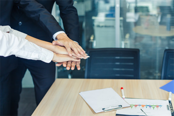 領(lǐng)導(dǎo)力培養(yǎng)體系如何構(gòu)建，為組織未來(lái)儲(chǔ)備關(guān)鍵人才？