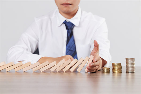 集團(tuán)風(fēng)險管控薄弱，如何加強(qiáng)風(fēng)險管理保障集團(tuán)運(yùn)營？